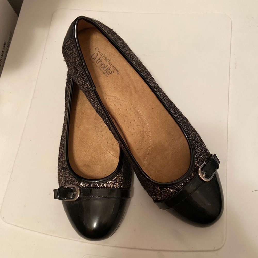 Croft & Barrow black & gold flats
